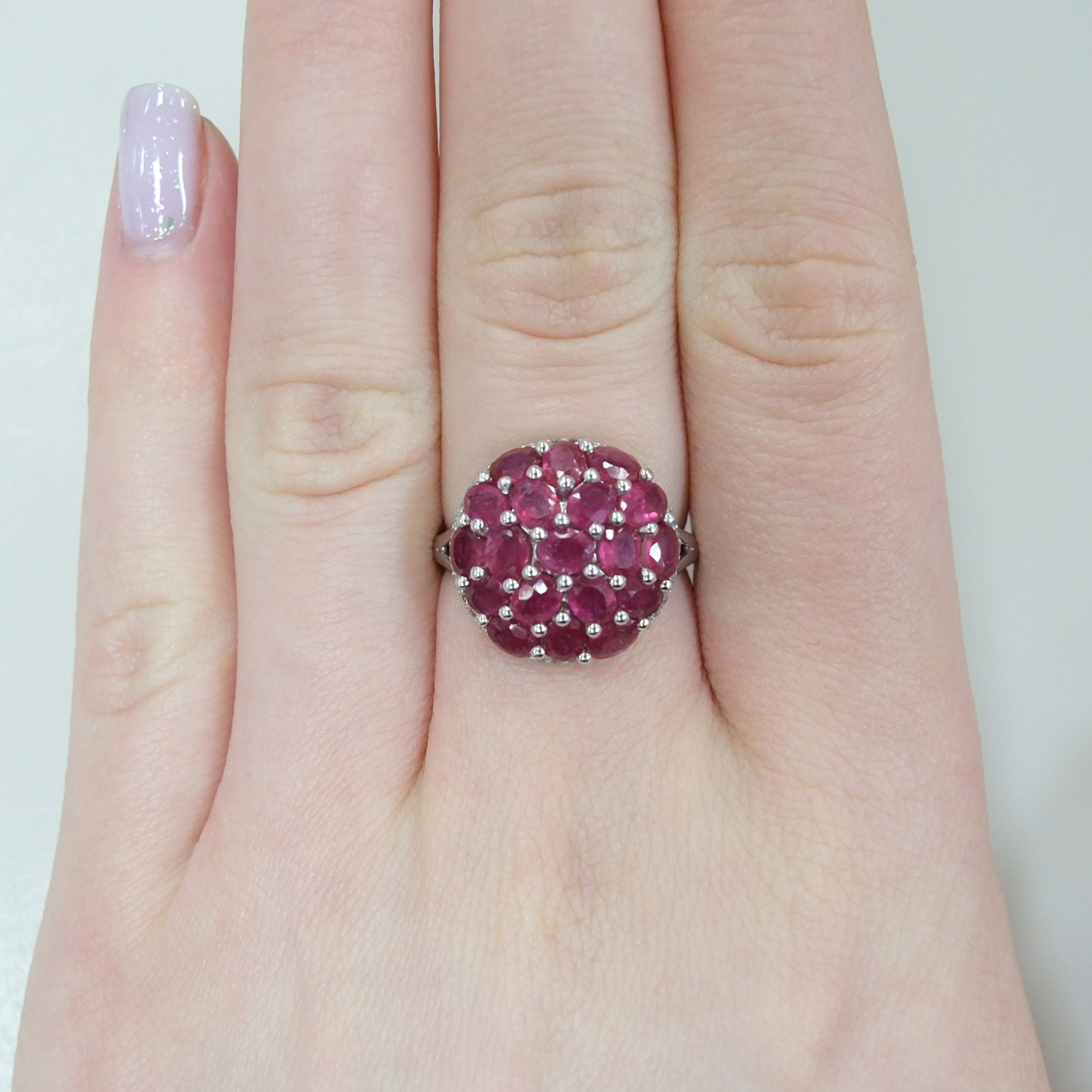 Серебряное кольцо с рубинами